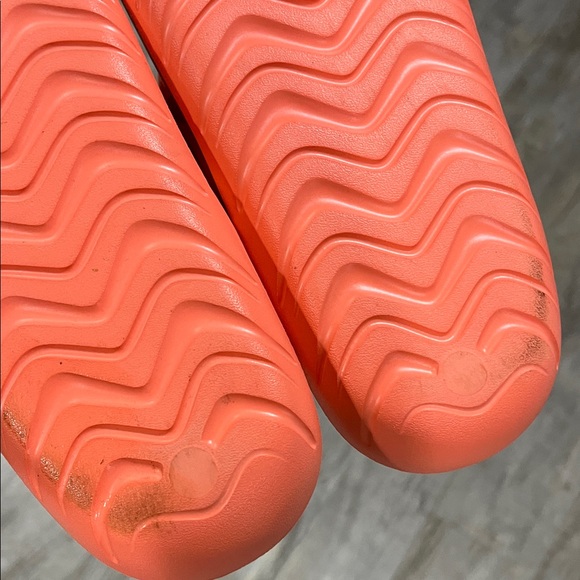 Adidas flip-flops 🩴 sandals size mens 7 Vibrant Orange Flip Flops - Picture 9 of 10